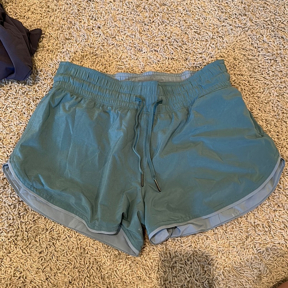 Size 6 green reversible shorts from lululemon 3” inseam